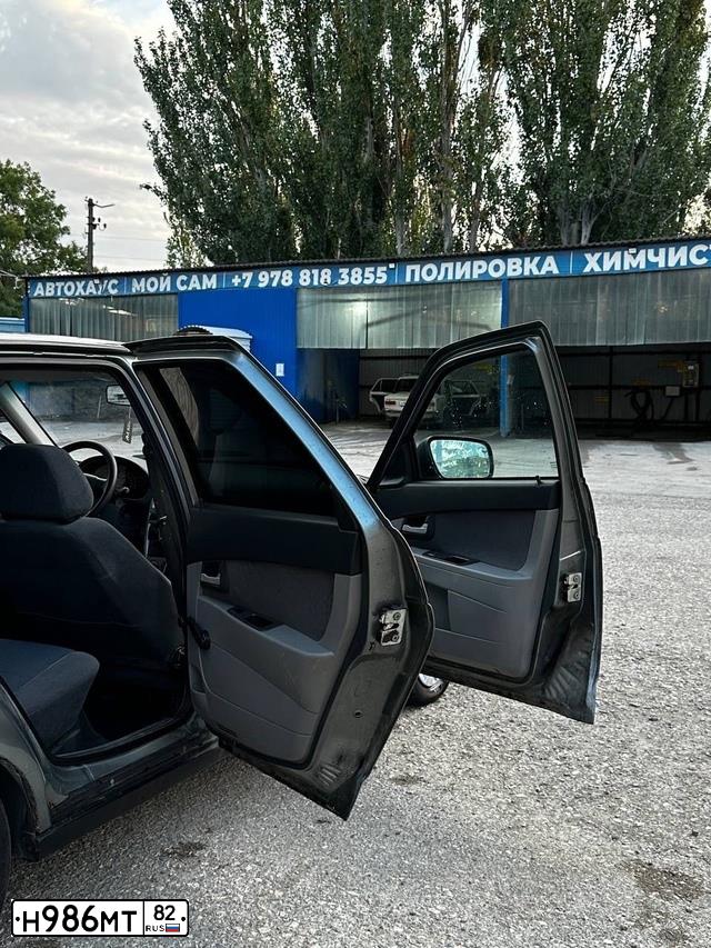 Фото автомобиля LADA 2172 PRIORA, 2009 — госномер Р836АВ82. Цвет: СЕРО-ЗЕЛЕНЫЙ
