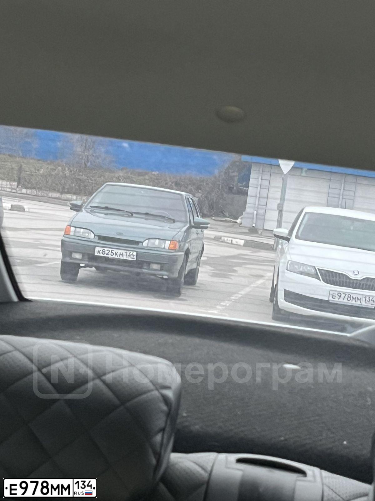 Фото автомобиля SKODA RAPID, 2018 — госномер Е978ММ134. Цвет: БЕЛЫЙ