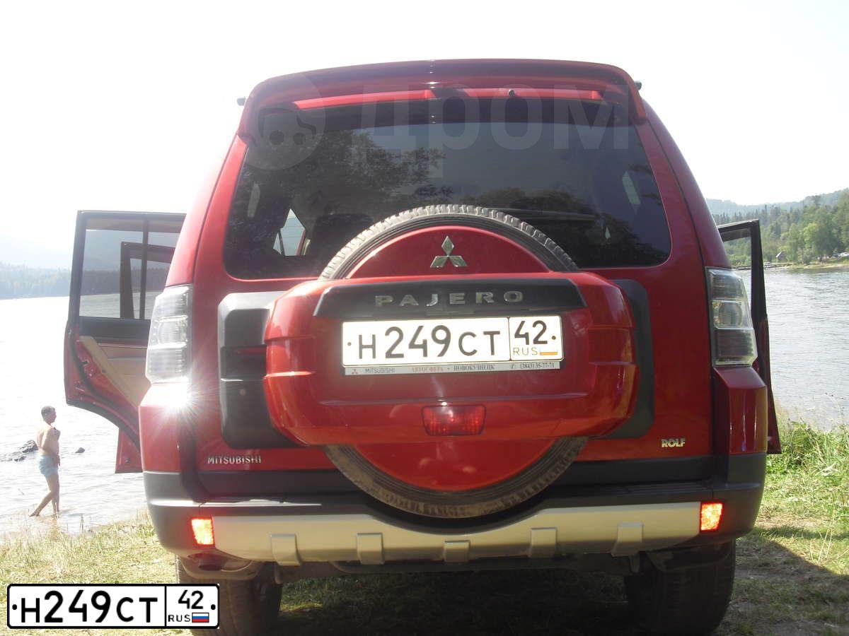 Фото автомобиля MITSUBISHI PAJERO, 2007 — госномер Н249СТ42. Цвет: Красный