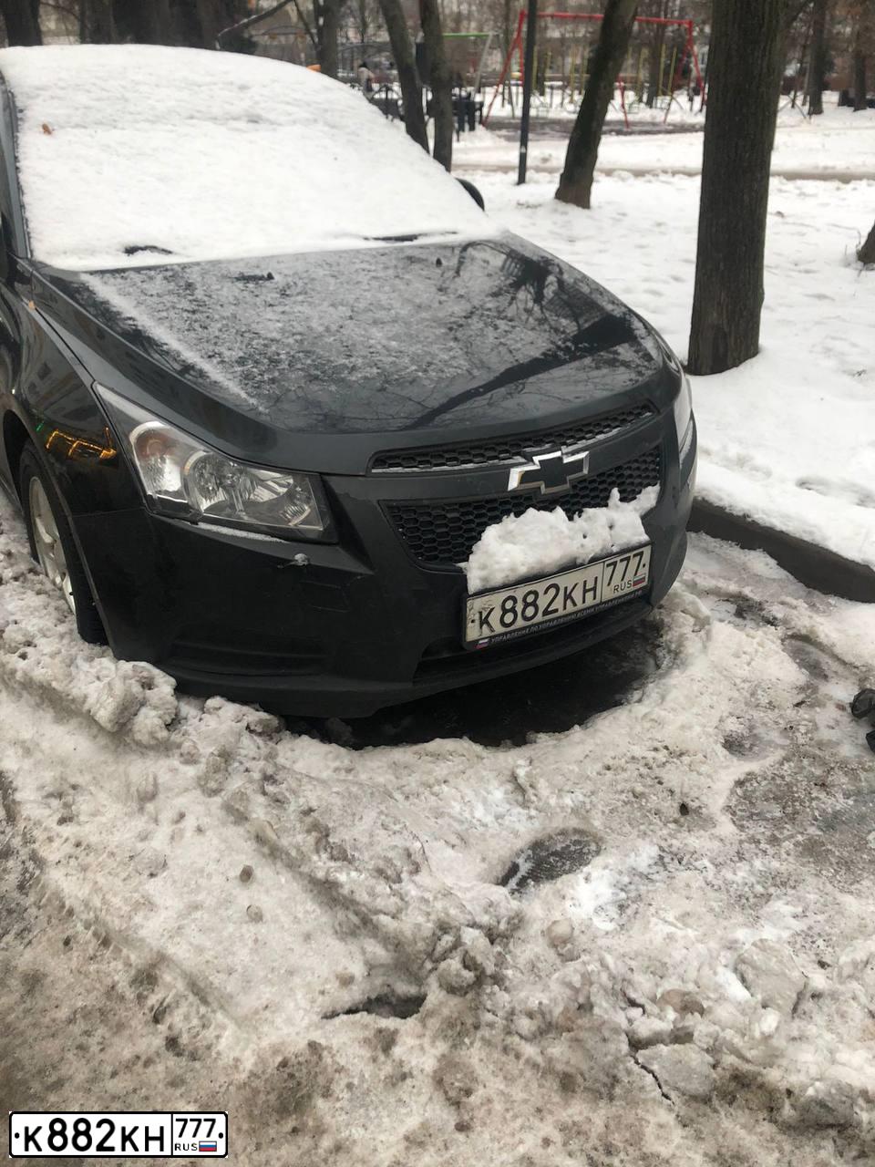 Фото автомобиля CHEVROLET CRUZE, 2012 — госномер К882КН777. Цвет: ЧЕРНЫЙ МЕТАЛЛИК
