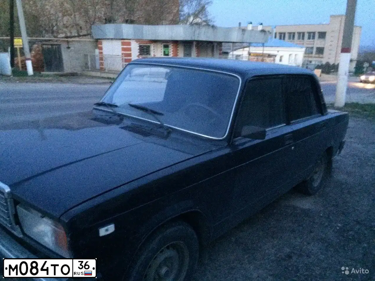 Фото автомобиля LADA 2107, 2011 — госномер М084ТО36. Цвет: Сине-Черный