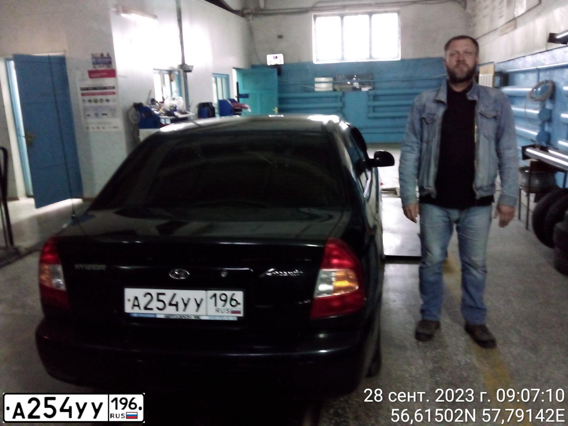 Фото автомобиля TAGAZ ACCENT, 2007 — госномер О889ТТ96. Цвет: ЧЕРНЫЙ