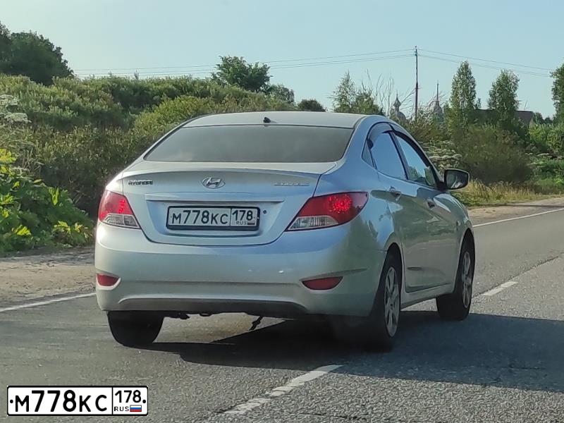 Фото автомобиля HYUNDAI SOLARIS, 2012 — госномер С708УН39. Цвет: Серебристый