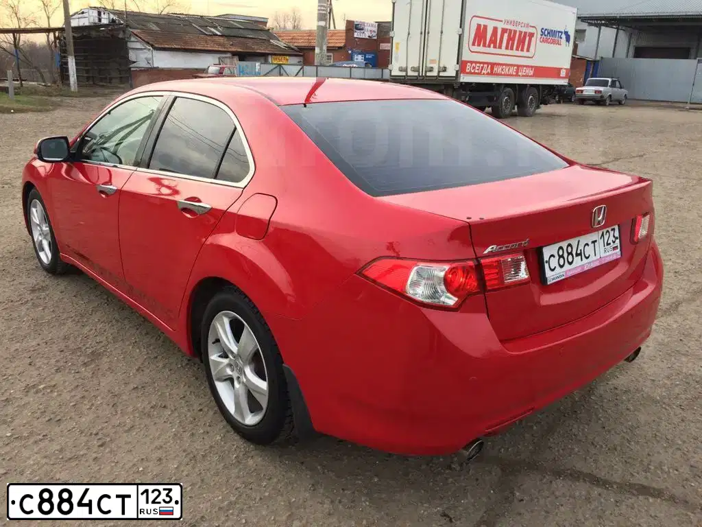 Фото автомобиля HONDA ACCORD, 2008 — госномер М887НС82. Цвет: Красный