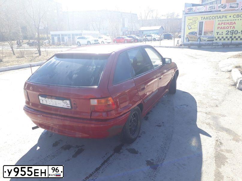 Фото автомобиля VOLKSWAGEN GOLF PLUS, 2012 — госномер У955ЕН96. Цвет: ЧЕРНЫЙ