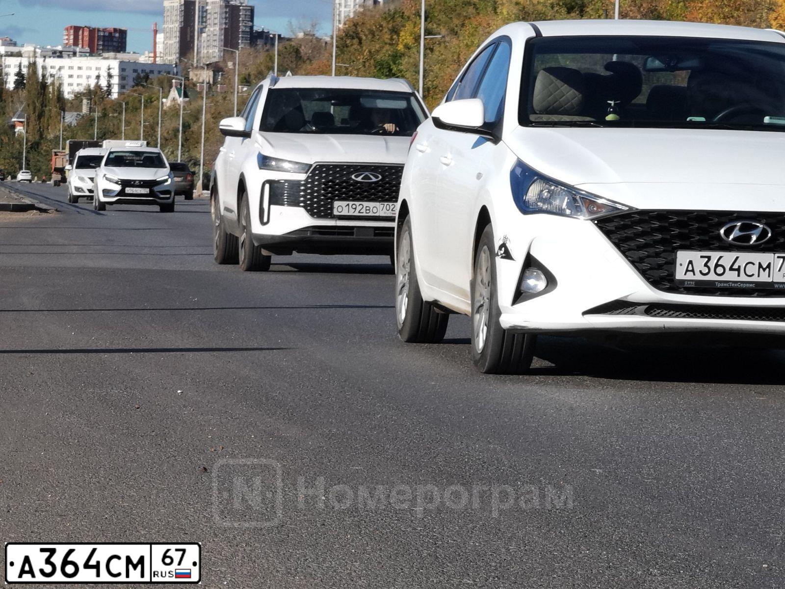 Фото автомобиля MAZDA 3, 2005 — госномер Е331СР790. Цвет: Красный