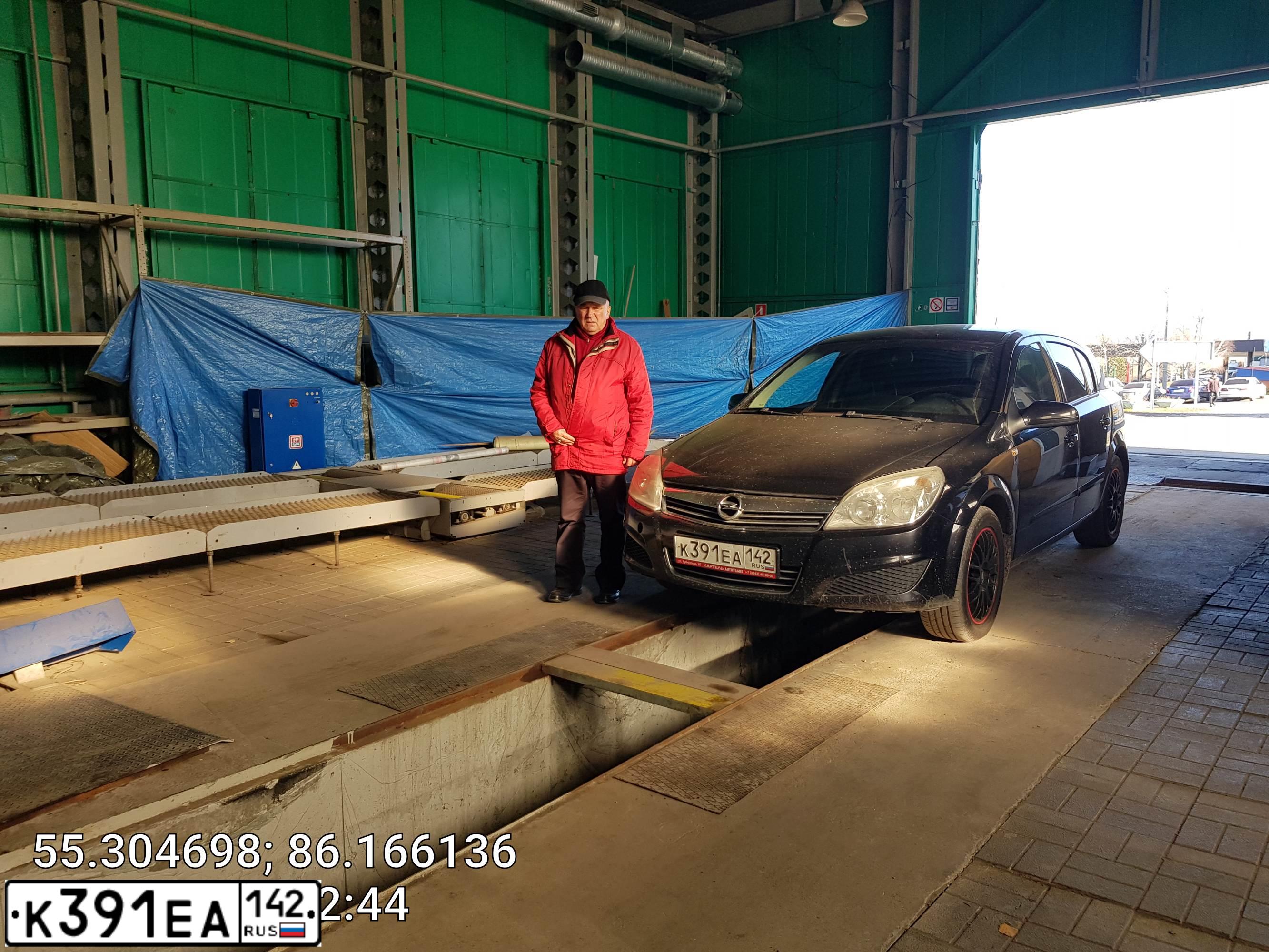 Фото автомобиля OPEL ASTRA, 2008 — госномер К391ЕА142. Цвет: ЧЕРНЫЙ