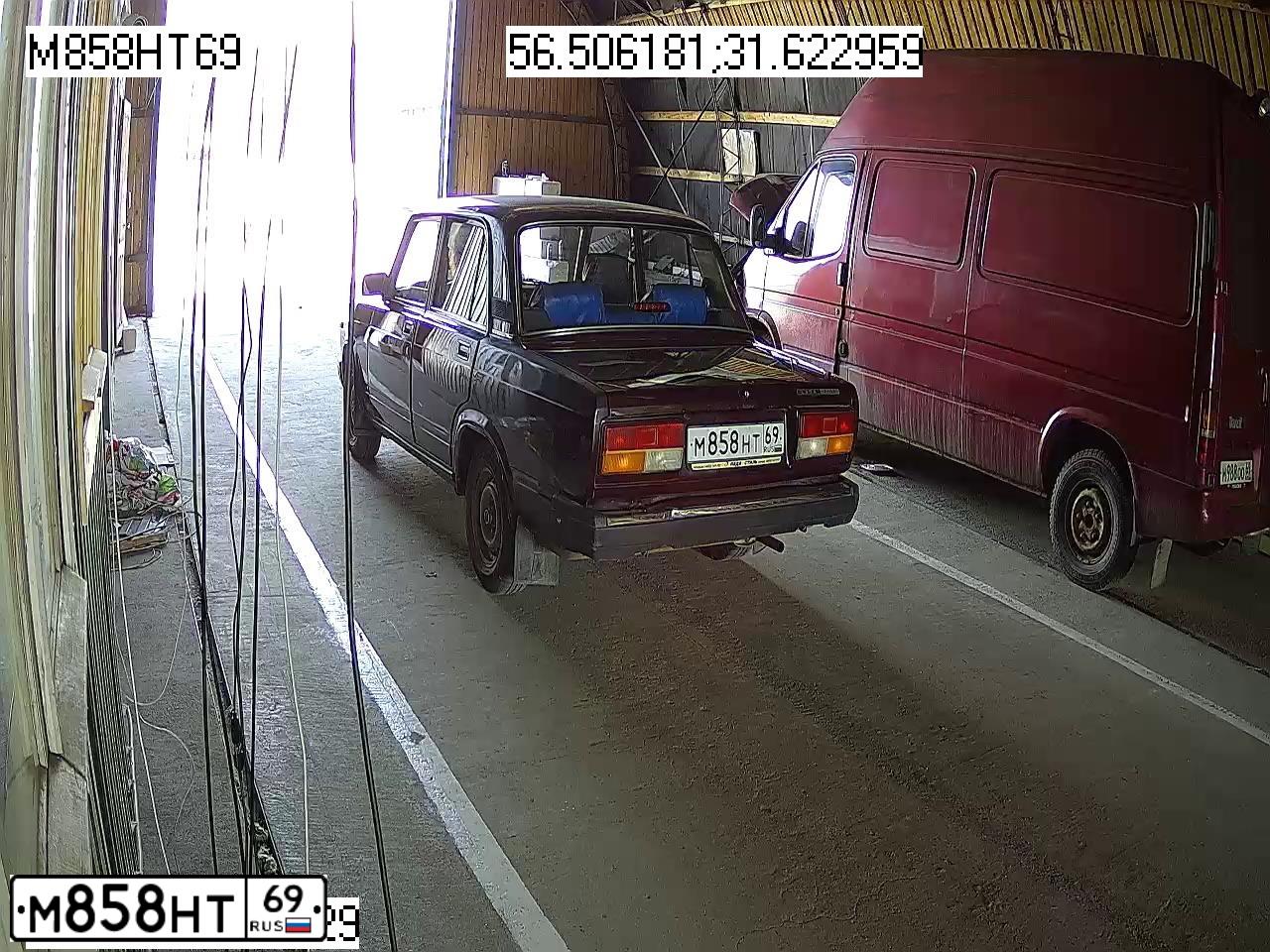 Фото автомобиля HYUNDAI TUCSON, 2006 — госномер А838УР122. Цвет: СЕРЕБРИСТЫЙ