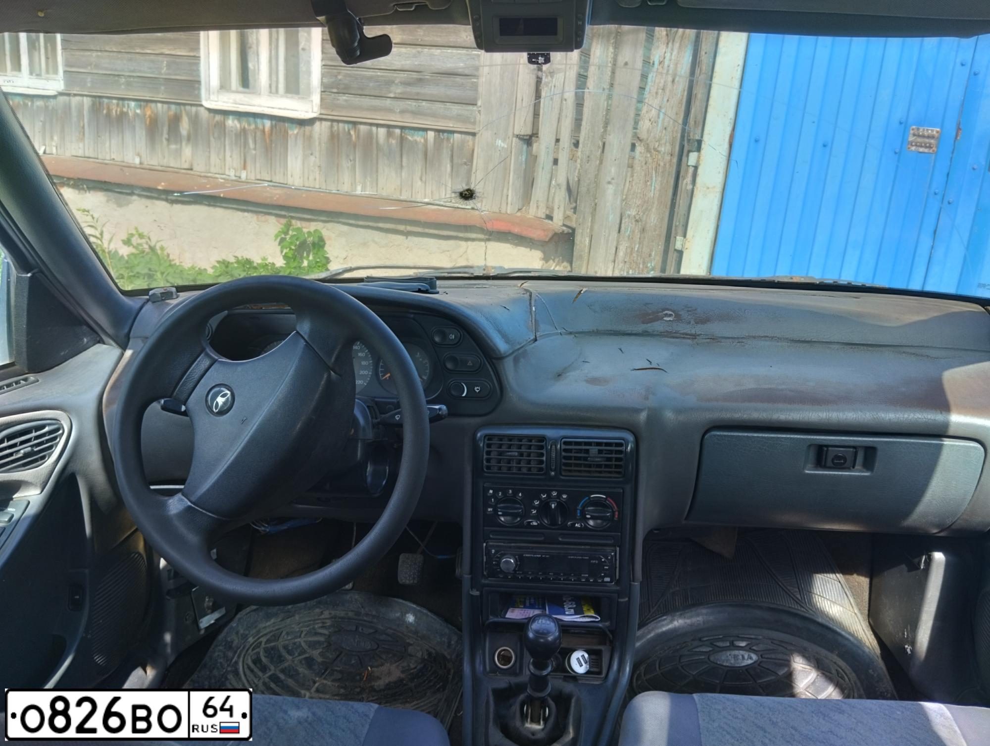 Фото автомобиля DAEWOO ESPERO, 1998 — госномер М784ХМ64. Цвет: серебристый