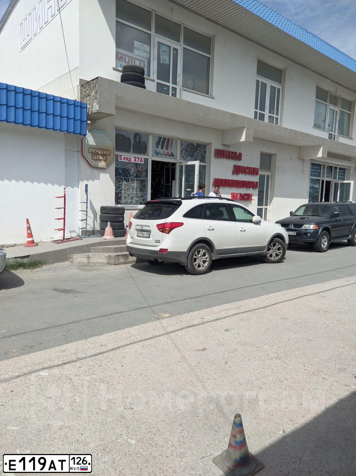 Фото автомобиля HYUNDAI IX55, 2011 — госномер Т085СХ26. Цвет: Белый