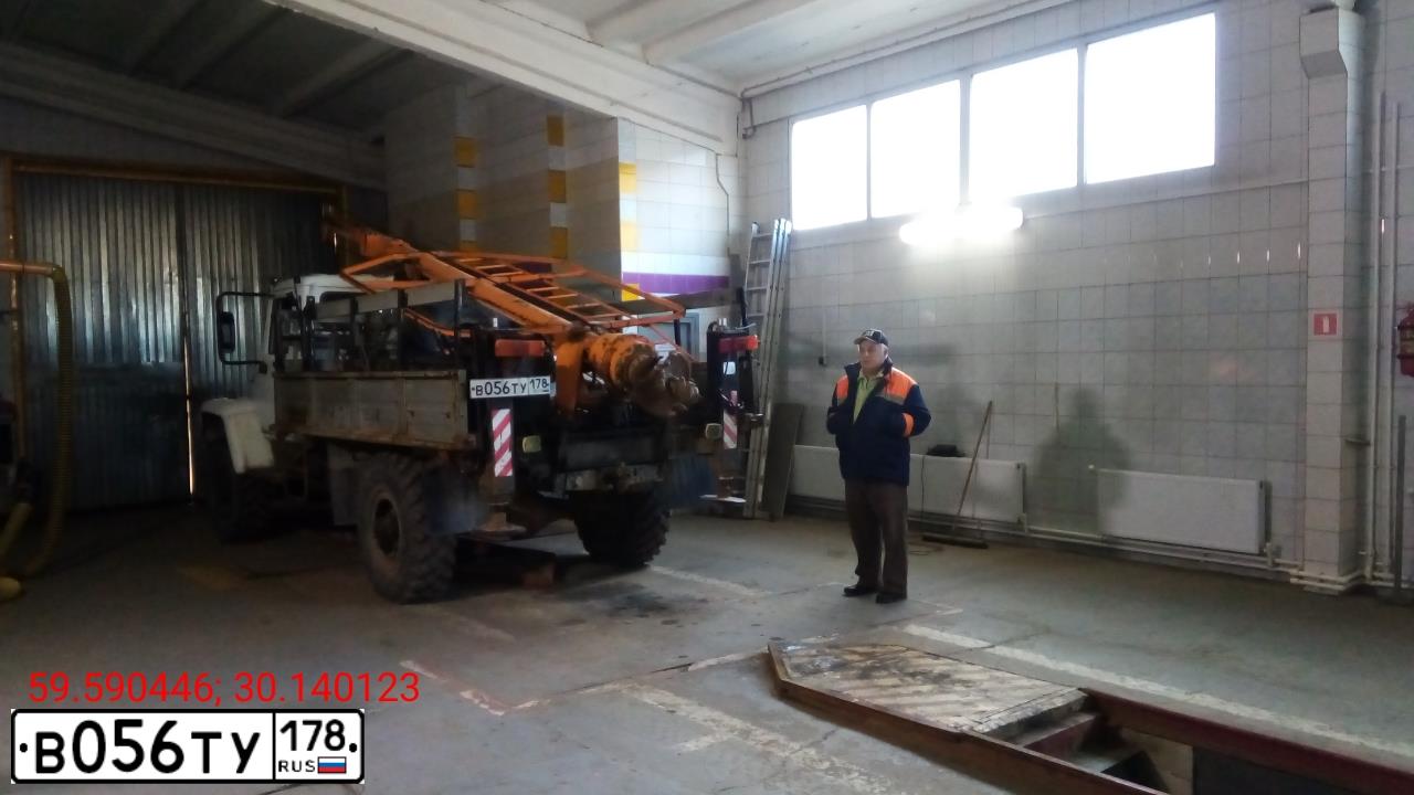 Фото автомобиля GAZ 3308 SADKO, 2014 — госномер В056ТУ178. Цвет: Белый