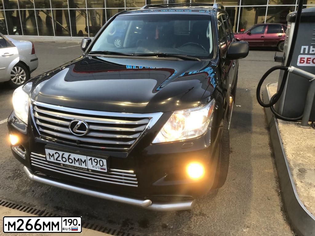 Фото автомобиля LEXUS S LX, 2010 — госномер М266ММ190. Цвет: ЧЕРНЫЙ