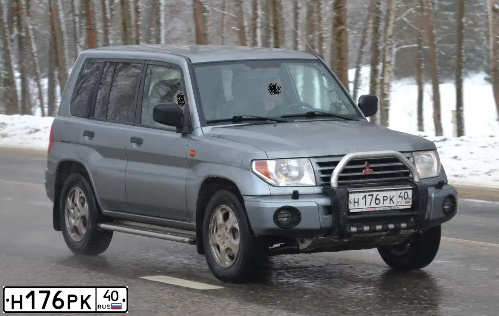 Фото автомобиля MITSUBISHI PAJERO PININ, 2002 — госномер Н484ЕО40. Цвет: СЕРЫЙ
