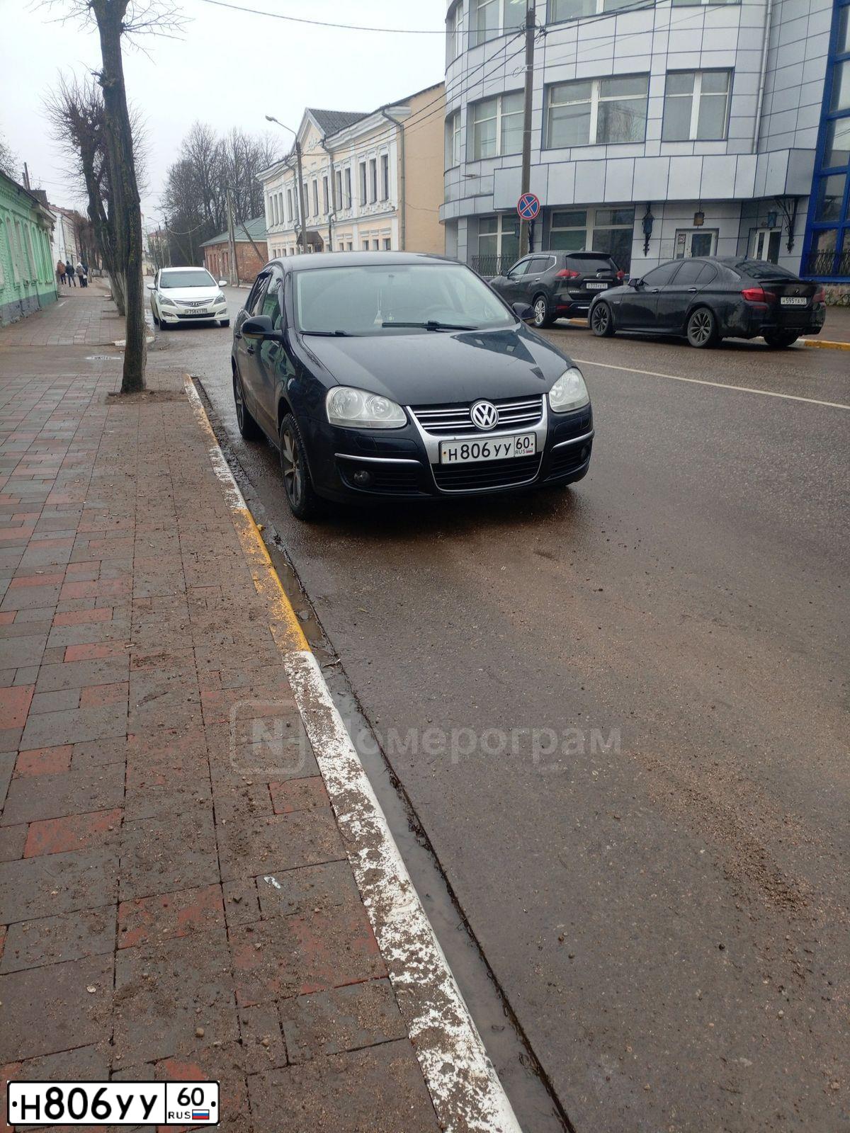 Фото автомобиля VOLKSWAGEN JETTA, 2010 — госномер Н806УУ60. Цвет: ЧЕРНЫЙ