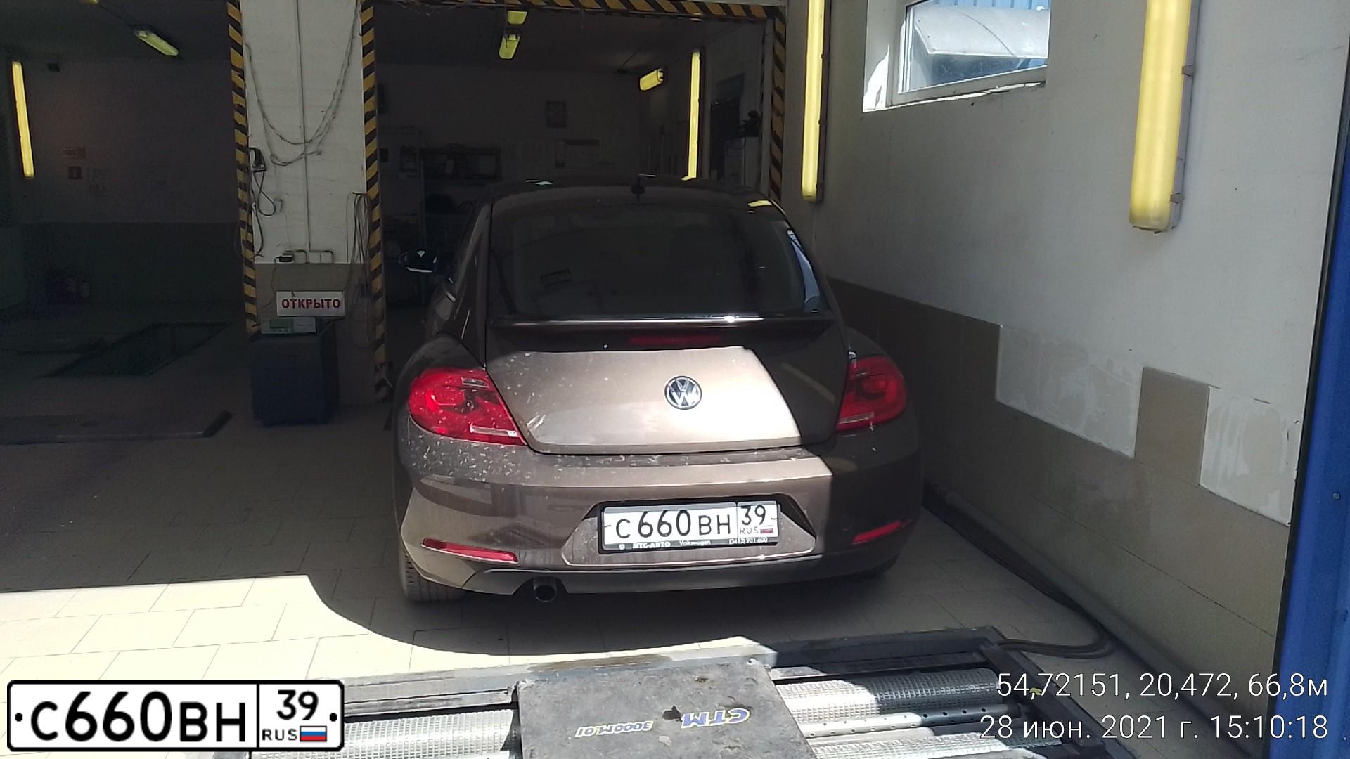 Фото автомобиля VOLKSWAGEN JETTA, 2013 — госномер С660ВН39. Цвет: КОРИЧНЕВЫЙ