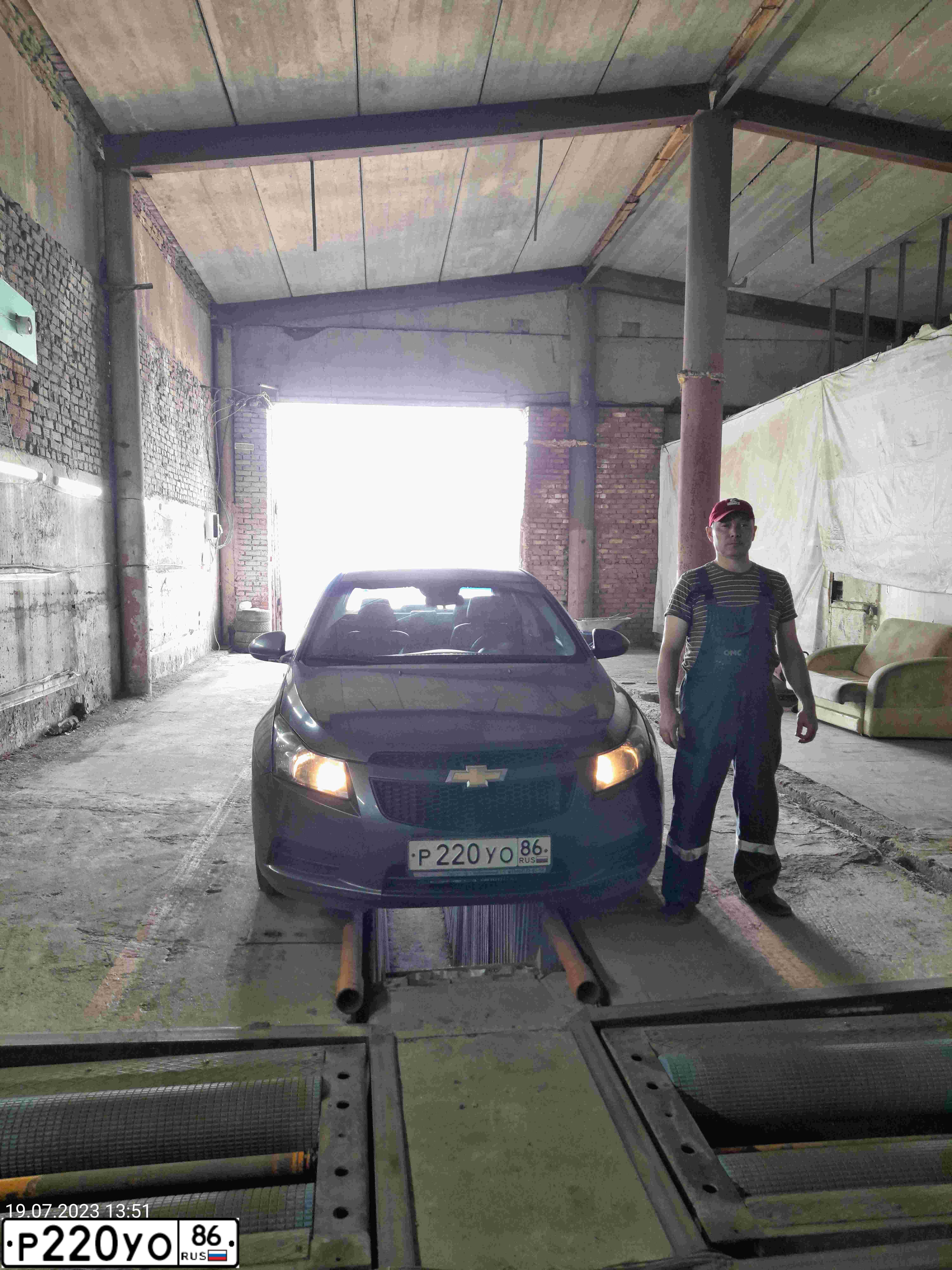 Фото автомобиля CHEVROLET CRUZE, 2012 — госномер М515СМ702. Цвет: СЕРЫЙ МЕТАЛЛИК