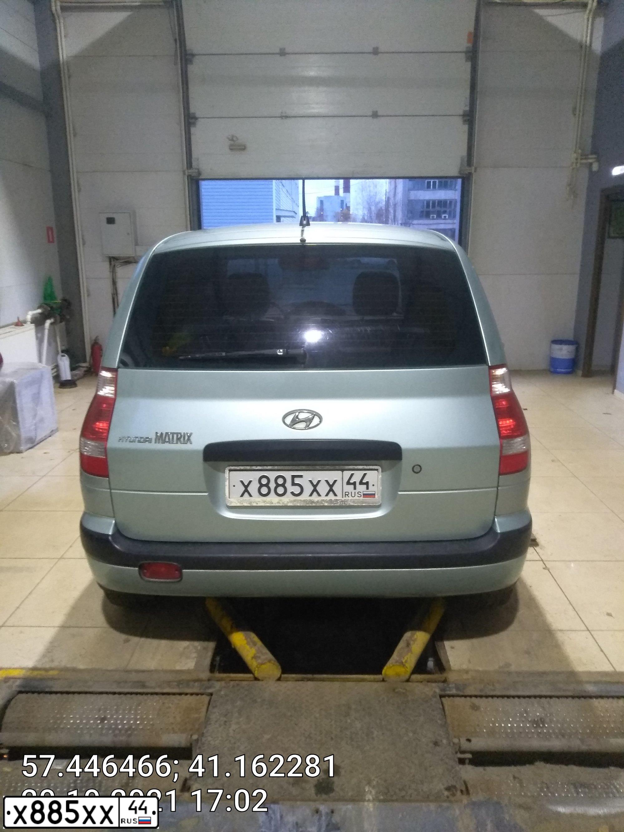 Фото автомобиля HYUNDAI I MATRIX, 2006 — госномер Х885ХХ44. Цвет: ЗЕЛЕНЫЙ