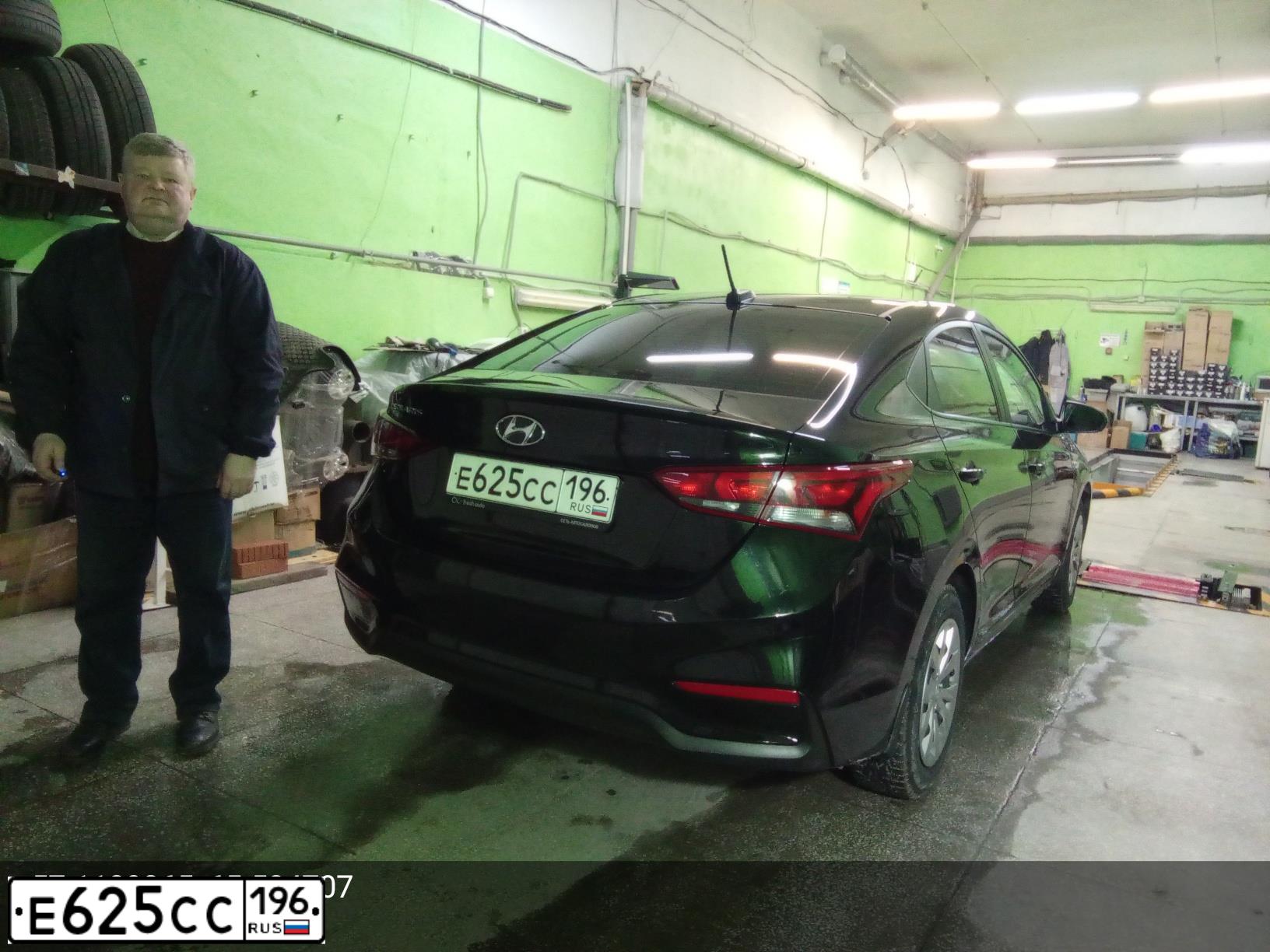 Фото автомобиля HYUNDAI SOLARIS, 2017 — госномер Х378МЕ72. Цвет: ЧЕРНЫЙ