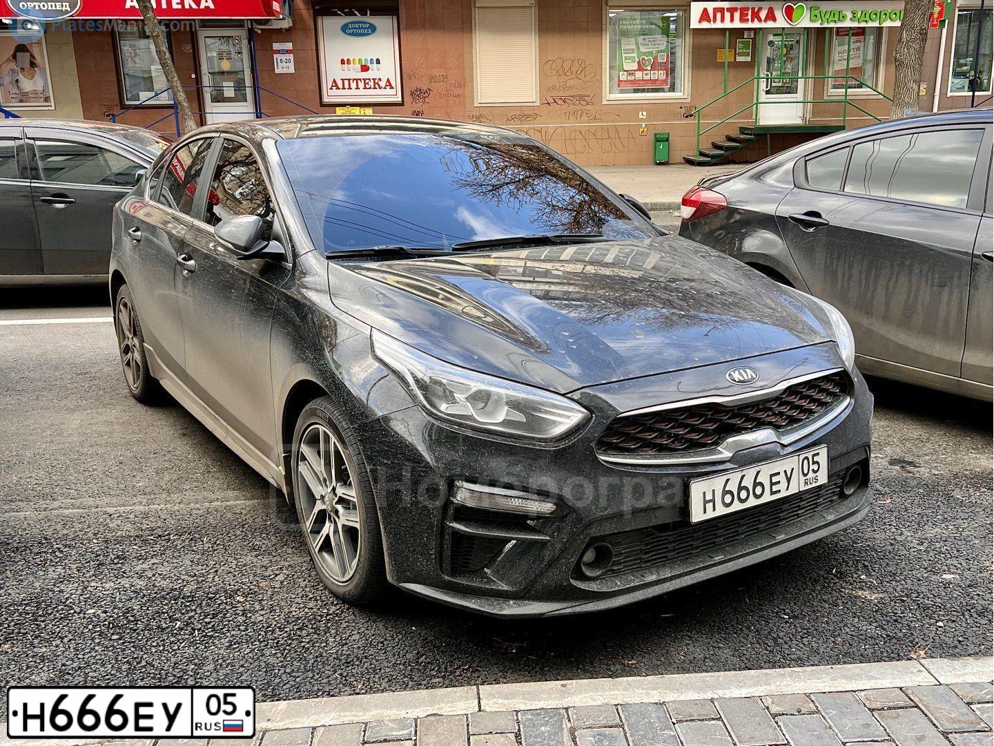 Фото автомобиля LADA 2170 PRIORA, 2016 — госномер Е566ВС763. Цвет: ЧЕРНЫЙ