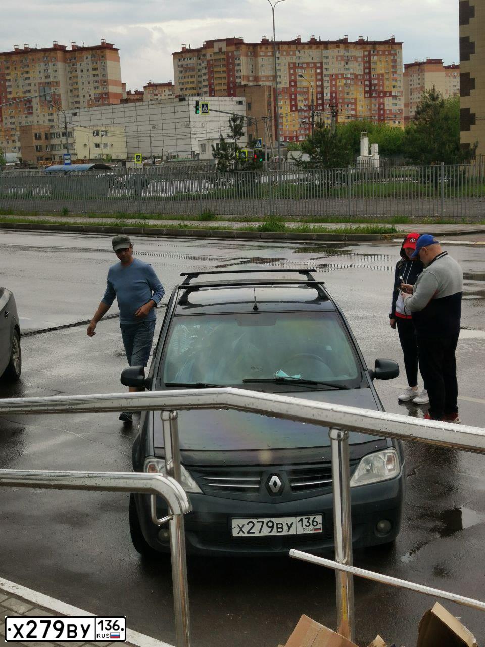 Фото автомобиля RENAULT LOGAN, 2009 — госномер Х279ВУ136. Цвет: ТЕМНО-СЕРЫЙ