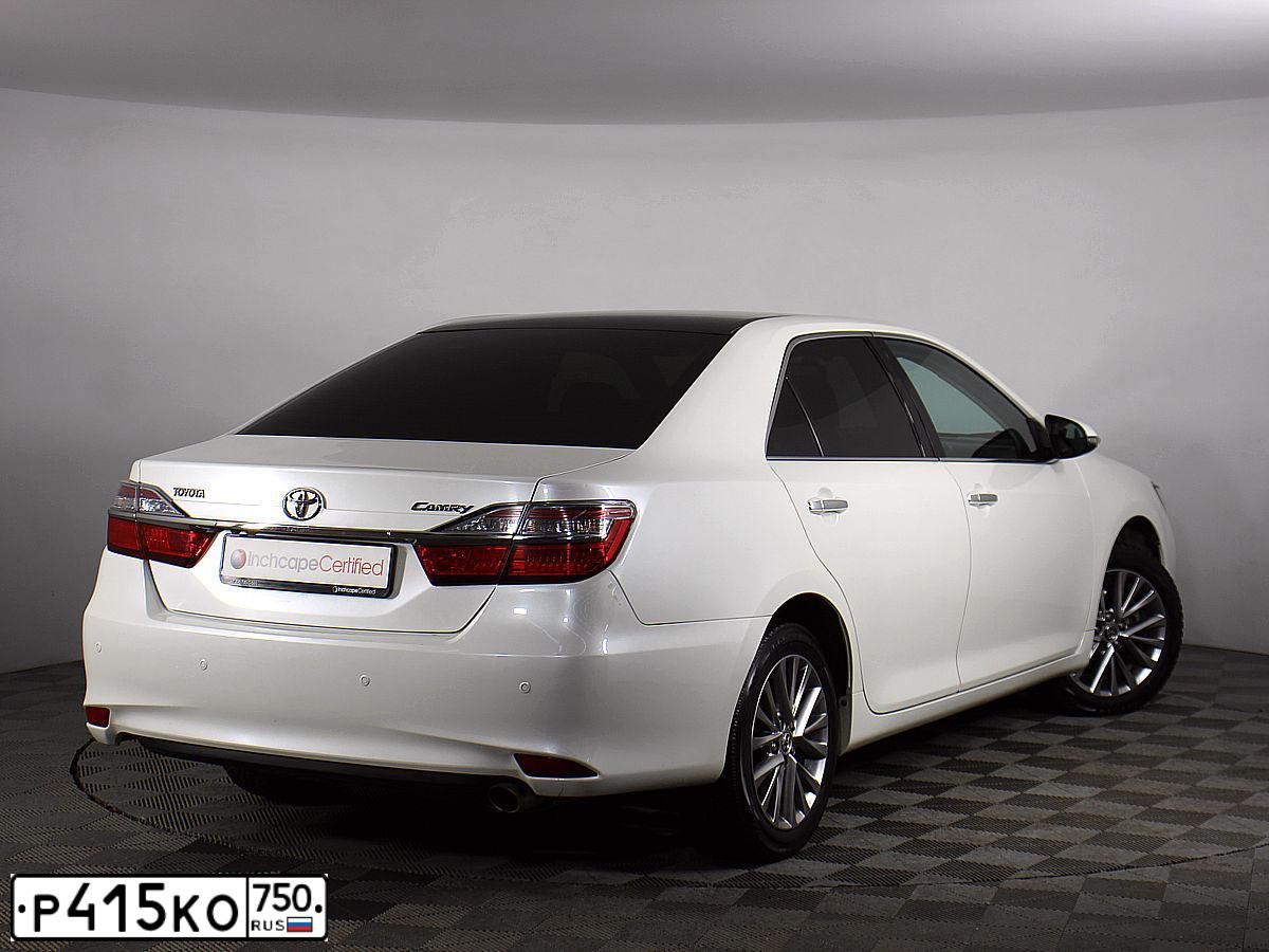Фото автомобиля TOYOTA CAMRY, 2016 — госномер А105МР10. Цвет: БЕЛЫЙ ПЕРЛАМУТР
