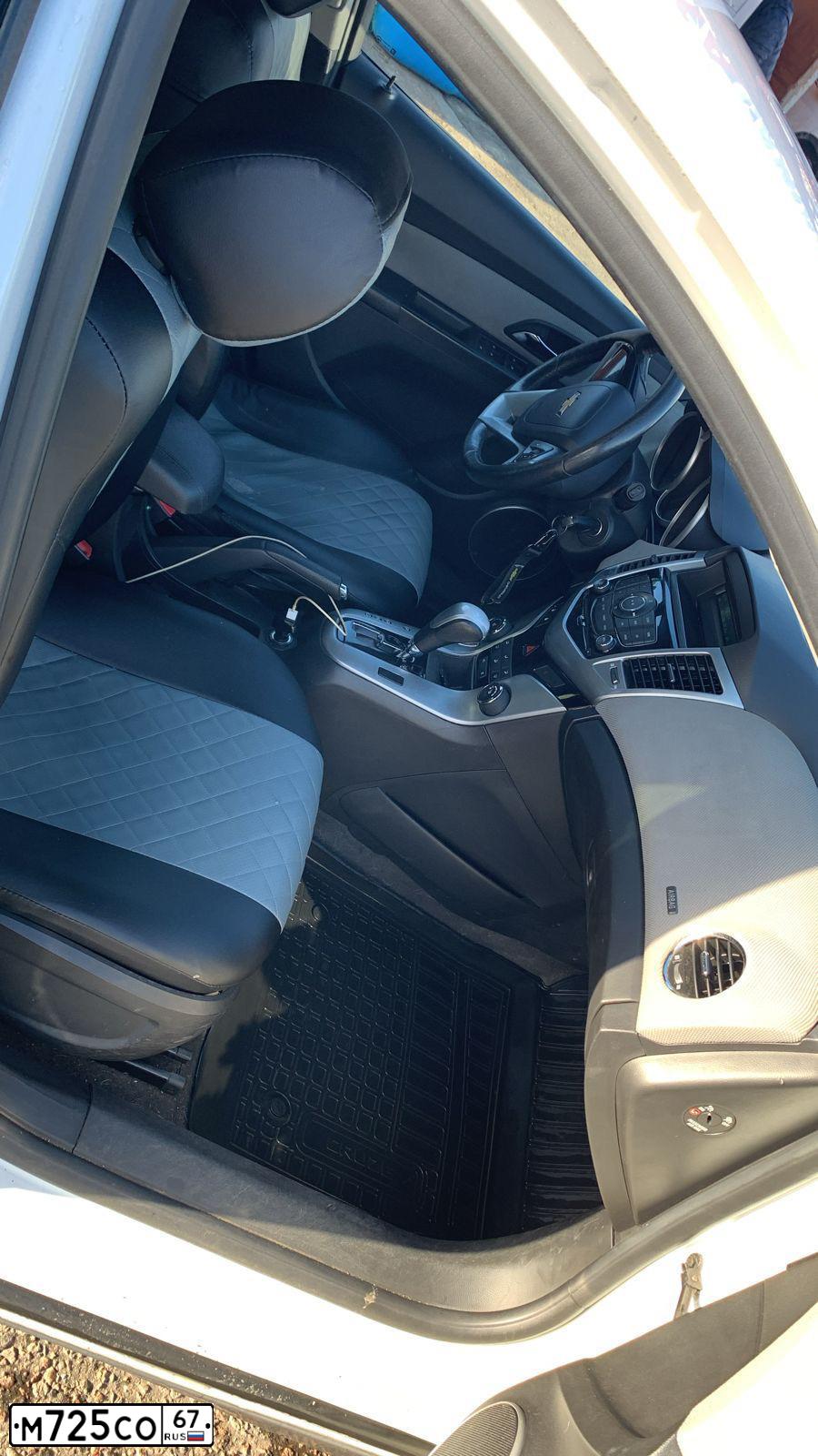 Фото автомобиля CHEVROLET CRUZE, 2012 — госномер Е685ВТ180. Цвет: Белый