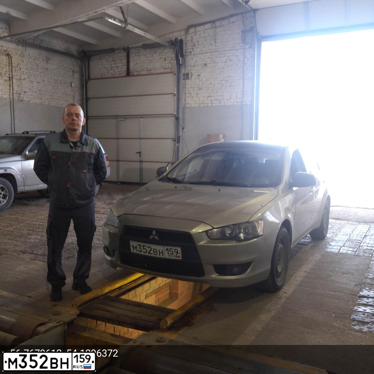 Фото автомобиля MITSUBISHI LANCER, 2008 — госномер М333МА159. Цвет: БЕЖЕВЫЙ