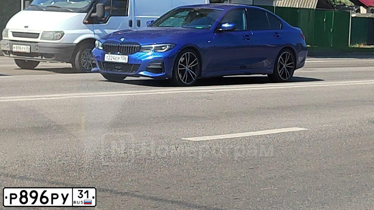 Фото автомобиля SKODA A RAPID, 2014 — госномер Р896РУ31. Цвет: Темно-синий