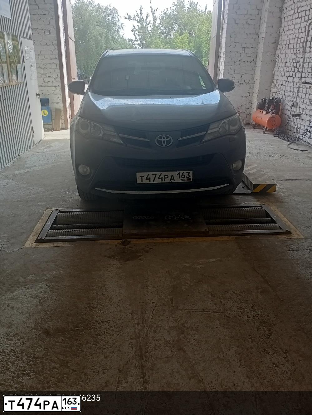 Фото автомобиля TOYOTA RAV4, 2013 — госномер Т474РА163. Цвет: СЕРЫЙ