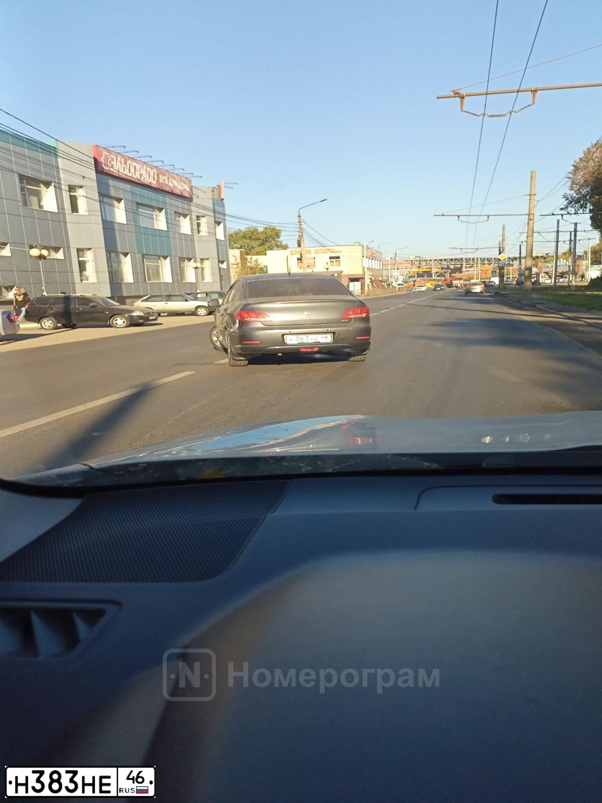 Фото автомобиля LADA 2114 SAMARA, 2005 — госномер Н383НЕ46. Цвет: ГРАФИТОВЫЙ МЕТАЛЛИК