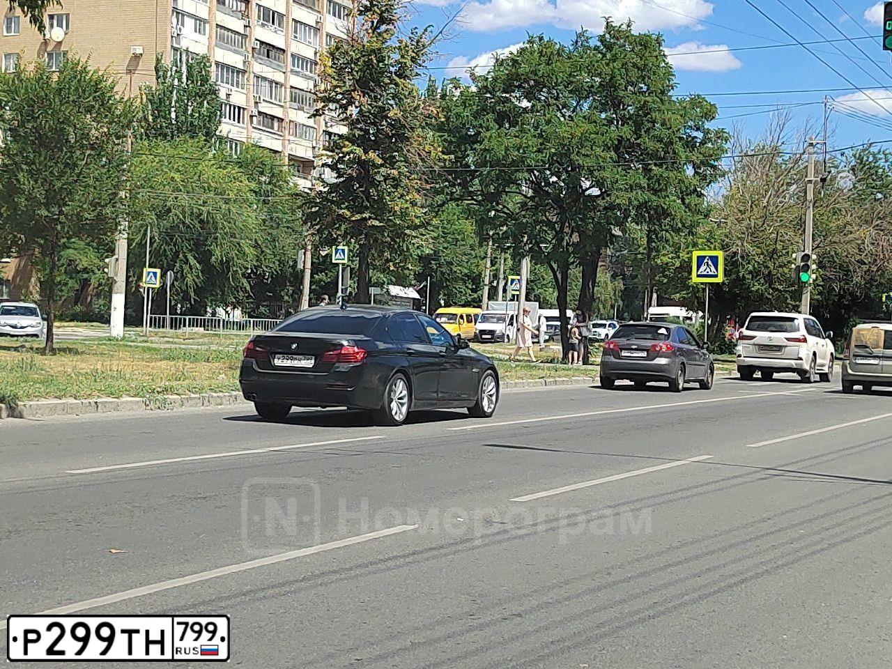 Фото автомобиля NISSAN X-TRAIL, 2019 — госномер Р299ТН799. Цвет: ЧЕРНЫЙ