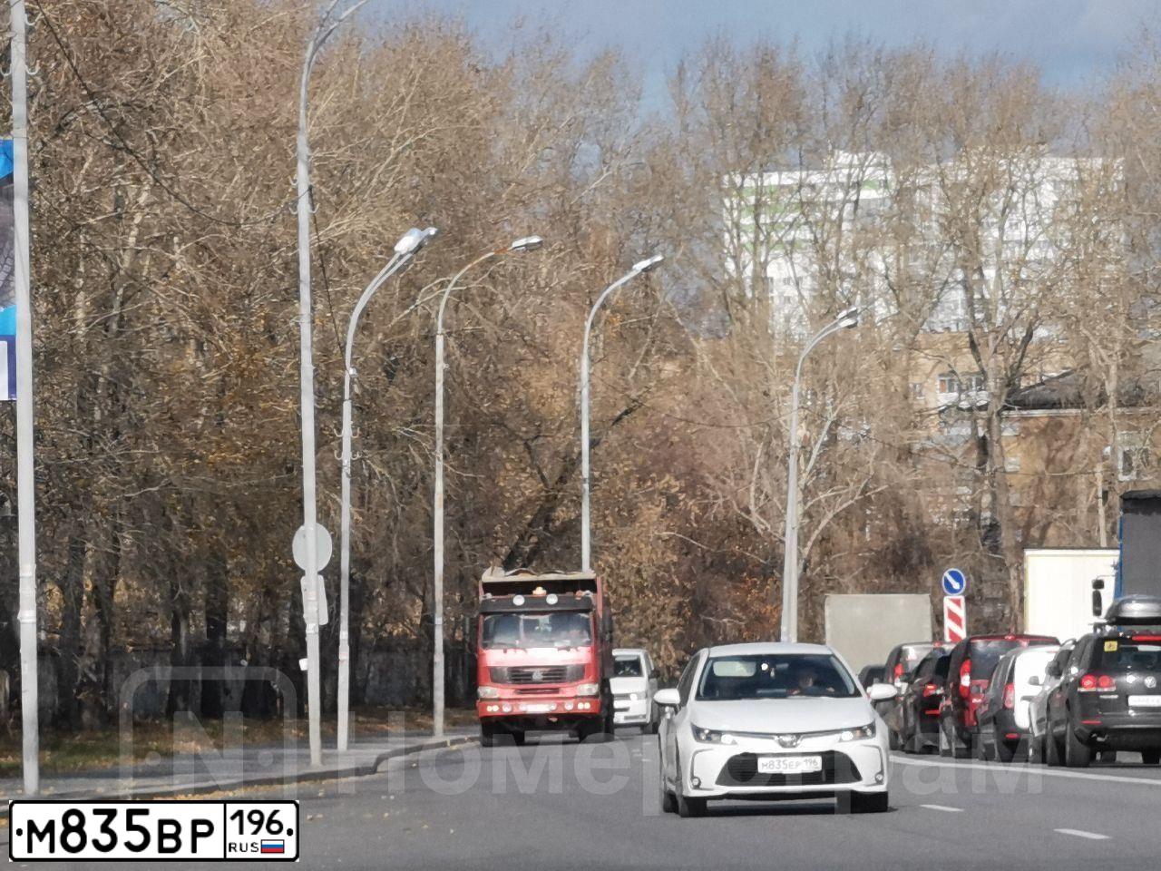 Фото автомобиля HYUNDAI CRETA, 2019 — госномер М835ВР196. Цвет: Белый