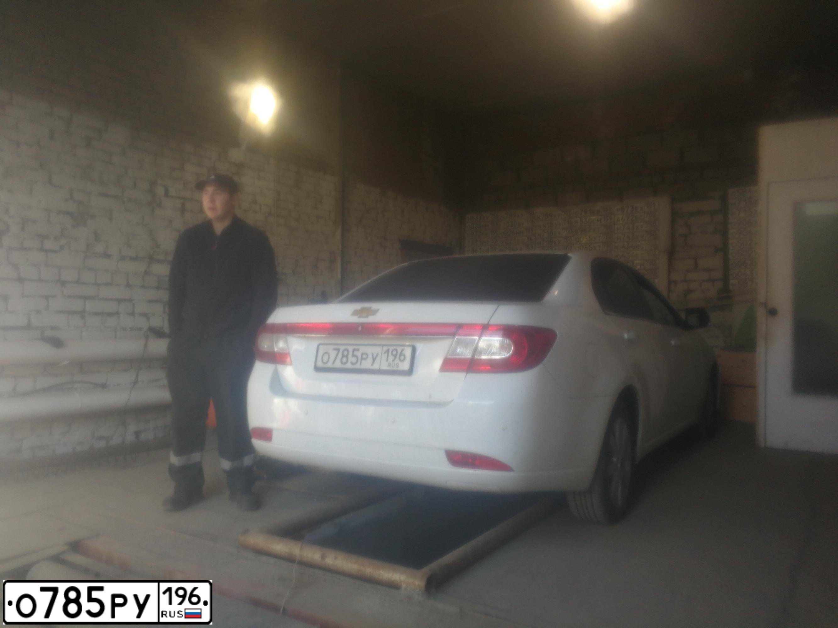 Фото автомобиля CHEVROLET EPICA, 2011 — госномер Н683АН702. Цвет: Белый