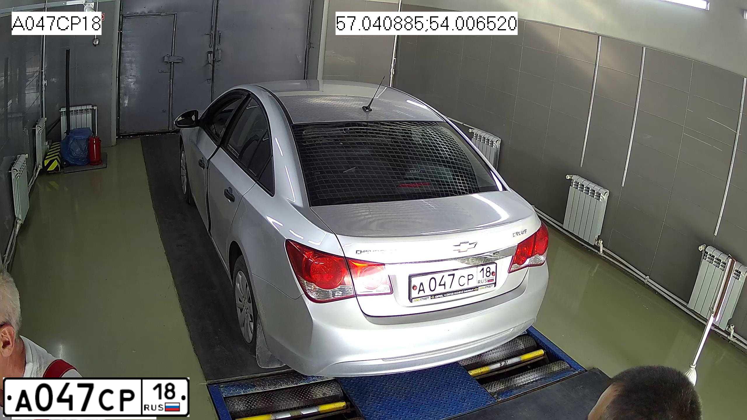 Фото автомобиля CHEVROLET CRUZE, 2014 — госномер М154УУ18. Цвет: СЕРЫЙ