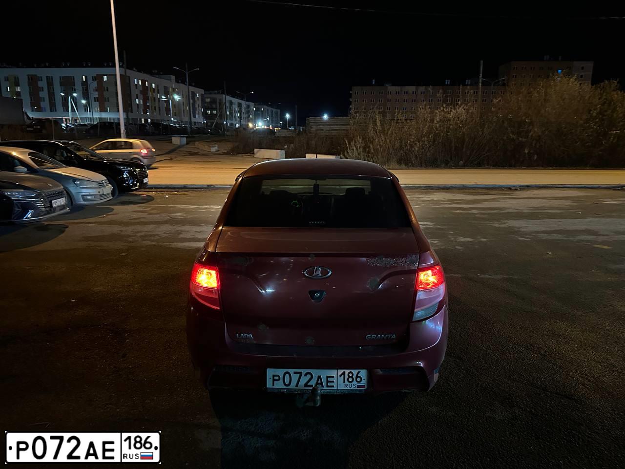 Фото автомобиля LADA 2190 GRANTA, 2013 — госномер Р072АЕ186. Цвет: СЕРЕБРИСТО-КРАСНЫЙ