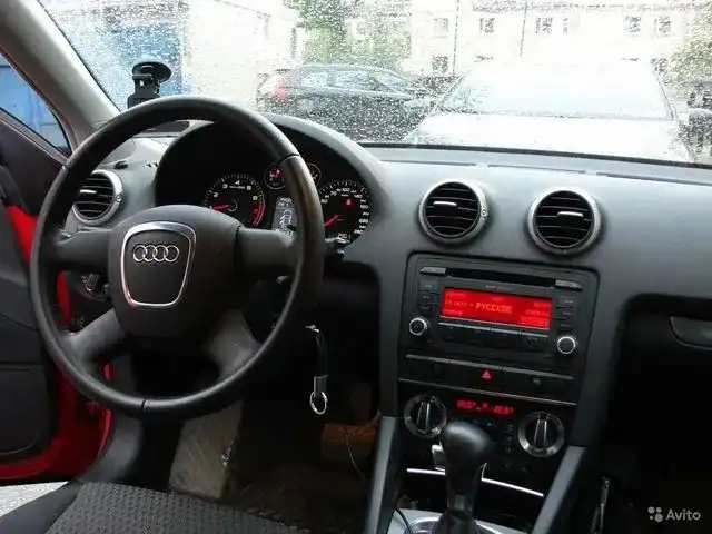 Фото автомобиля AUDI Q3, 2016 — госномер Р789СС198. Цвет: Белый