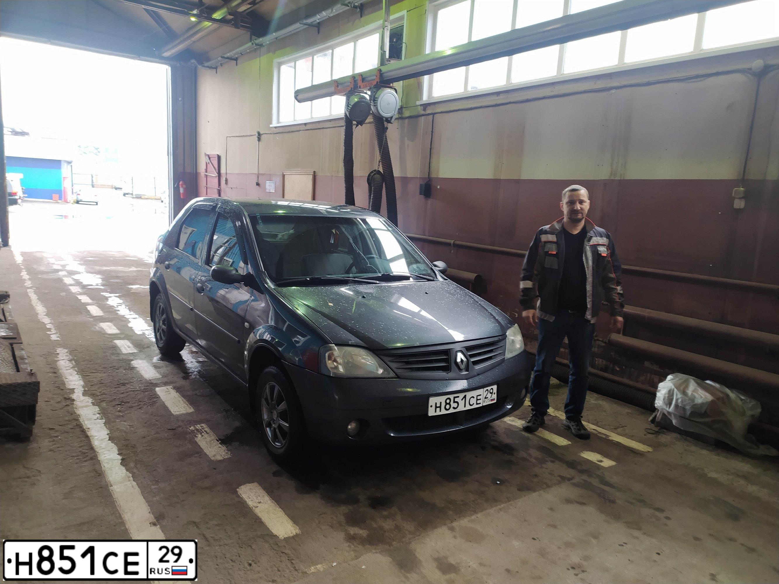 Фото автомобиля RENAULT LOGAN, 2008 — госномер Н851СЕ29. Цвет: ТЕМНО-СЕРЫЙ