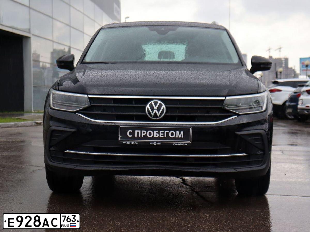 Фото автомобиля VOLKSWAGEN TIGUAN, 2021 — госномер Е975РН156. Цвет: ЧЕРНЫЙ