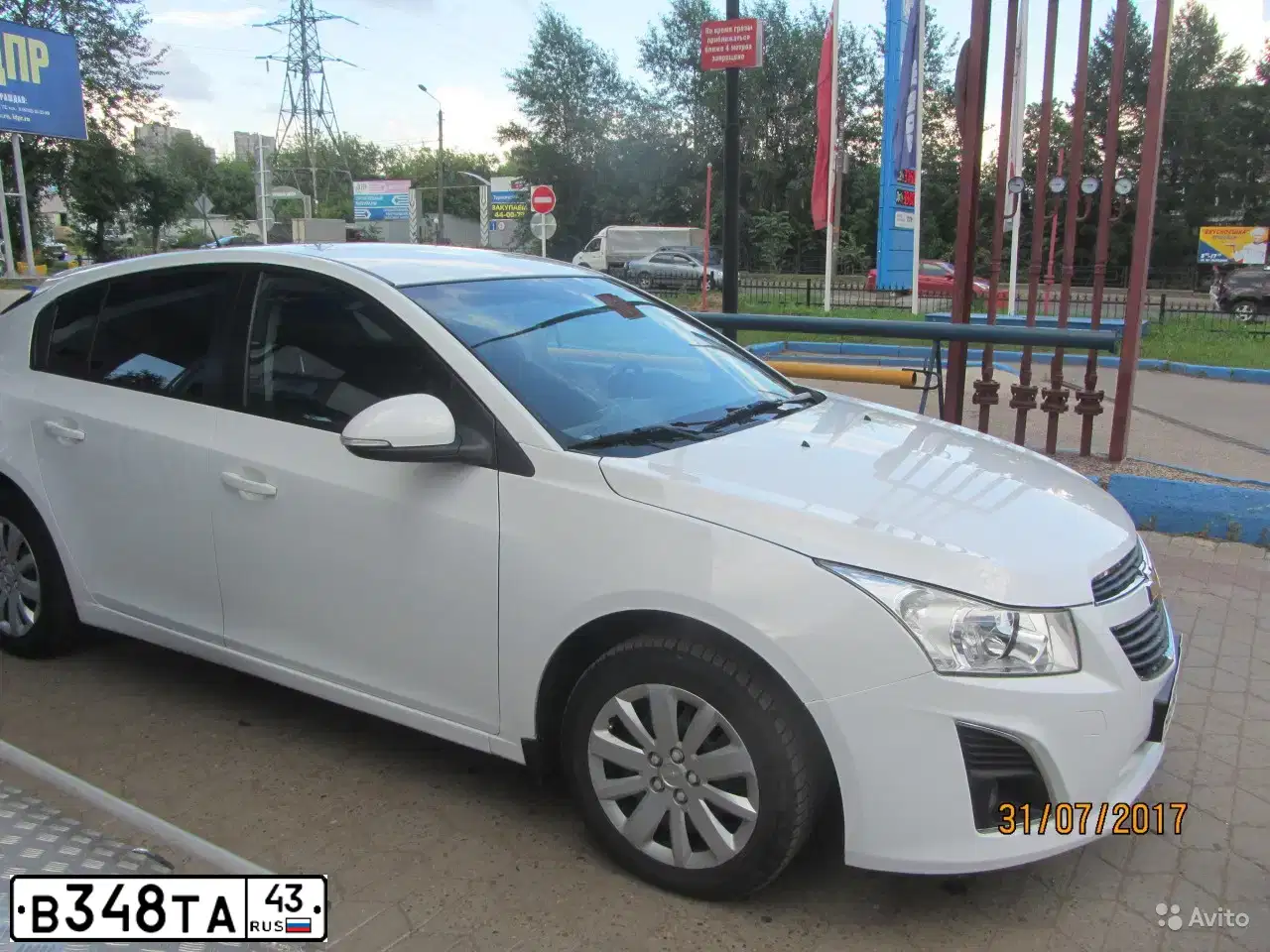 Фото автомобиля CHEVROLET CRUZE, 2015 — госномер Е626ВК11. Цвет: Белый