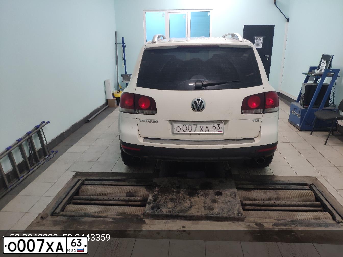 Фото автомобиля VOLKSWAGEN TOUAREG, 2007 — госномер О007ХА63. Цвет: БЕЖЕВЫЙ