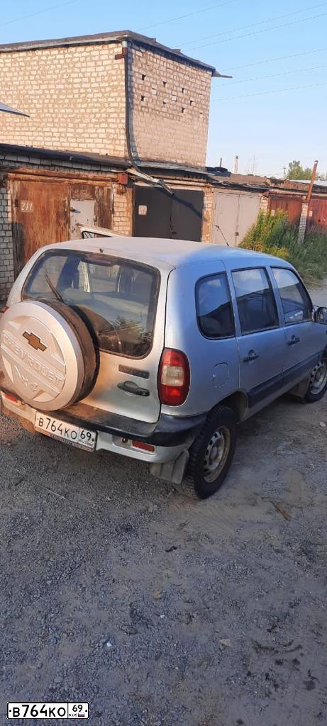 Фото автомобиля CHEVROLET NIVA, 2005 — госномер В591МС761. Цвет: СВЕТЛО-СЕРЕБРИСТЫЙ МЕТАЛЛИК
