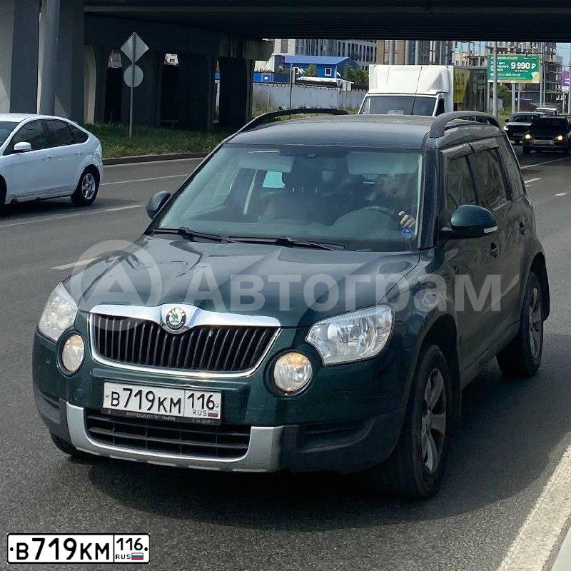 Фото автомобиля SKODA YETI, 2010 — госномер В719КМ116. Цвет: ЗЕЛЕНЫЙ