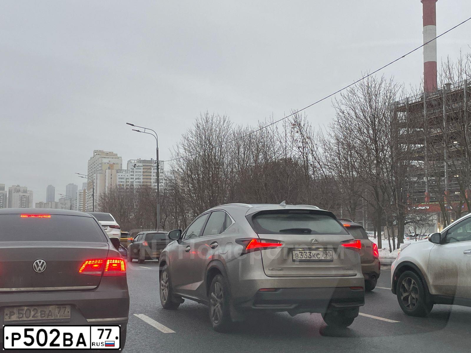 Фото автомобиля VOLKSWAGEN PASSAT, 2012 — госномер Р502ВА77. Цвет: КОРИЧНЕВЫЙ