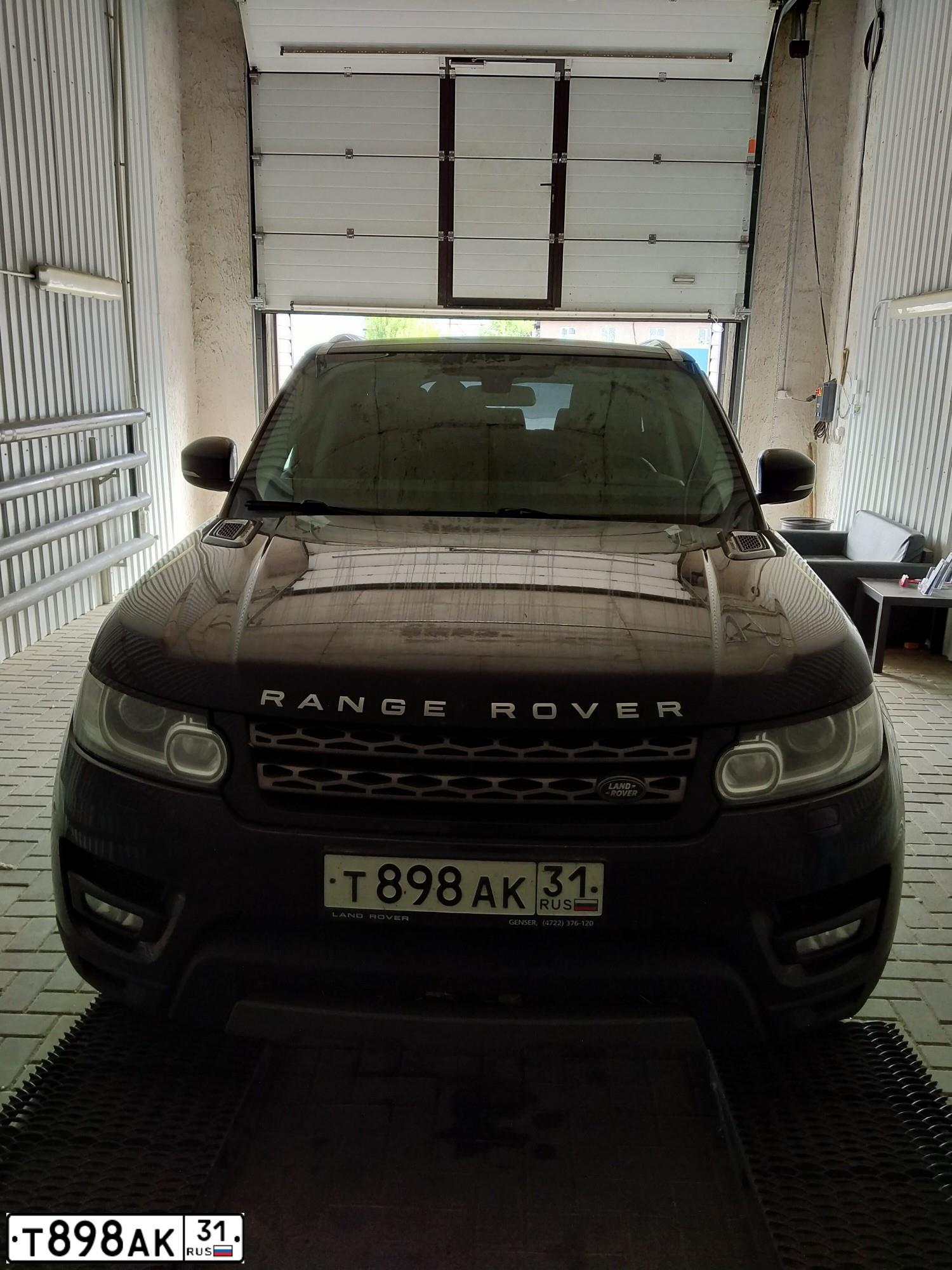 Фото автомобиля LANDROVER RANGE ROVER SPORT, 2014 — госномер Т898АК31. Цвет: ЧЕРНЫЙ