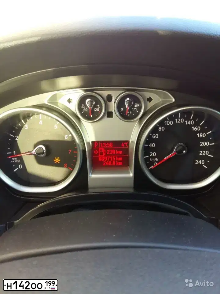 Фото автомобиля FORD FOCUS, 2008 — госномер Н142ОО199. Цвет: СИНИЙ