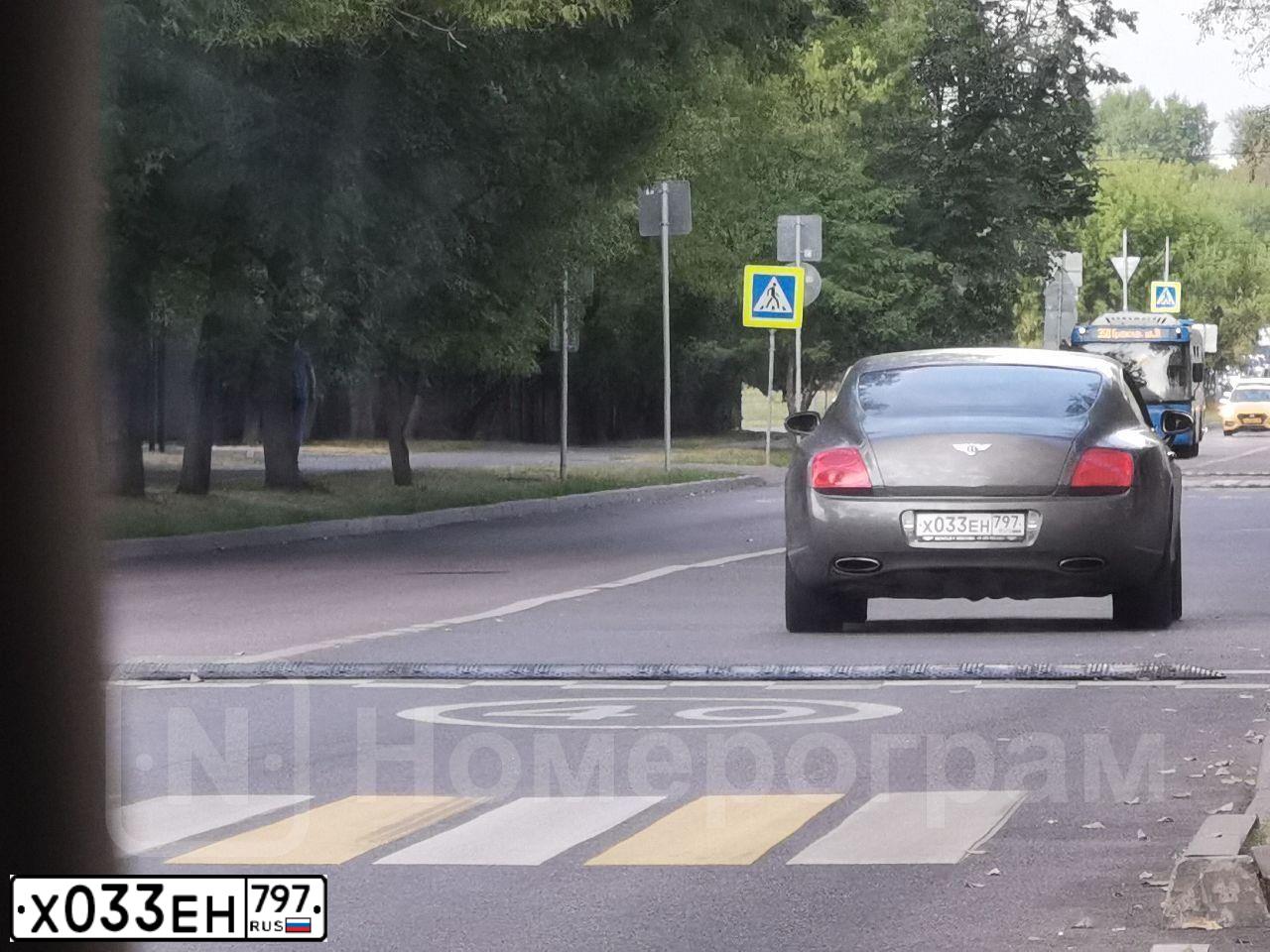 Фото автомобиля БЕНТЛИ КОНТИНЕНТАЛЬ GТ SРЕЕD, 2008 — госномер Х031МР31. Цвет: СЕРЫЙ