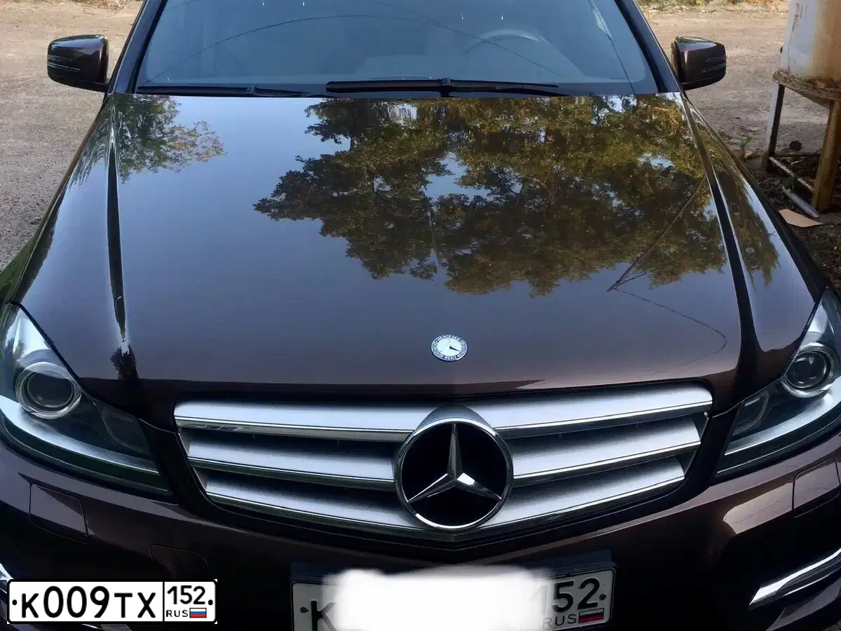 Фото автомобиля MERCEDES C-KLASSE, 2012 — госномер К009ТХ152. Цвет: Коричневый