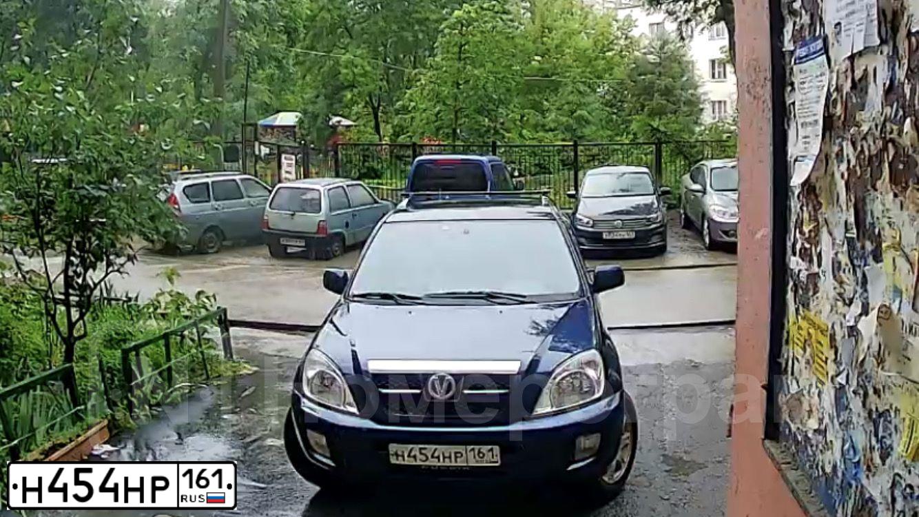 Фото автомобиля TAGAZ TINGO, 2011 — госномер Н454НР161. Цвет: СИНИЙ