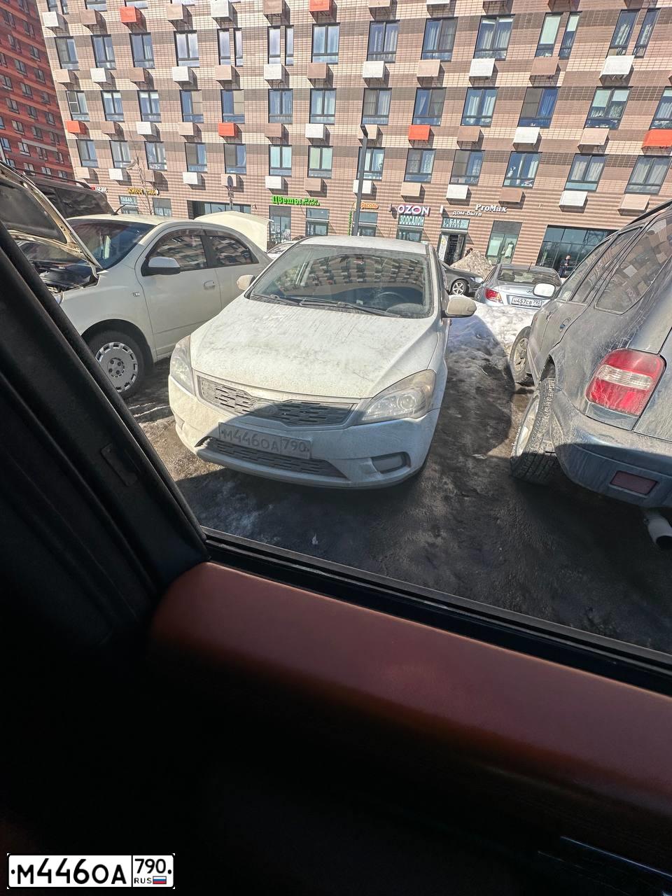 Фото автомобиля KIA CEE'D, 2010 — госномер М446ОА790. Цвет: Белый