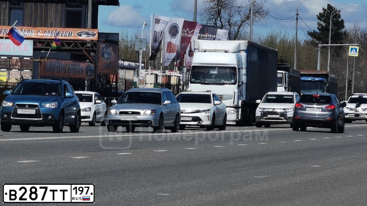 Фото автомобиля SKODA OCTAVIA, 2012 — госномер Е072УН69. Цвет: СЕРЫЙ